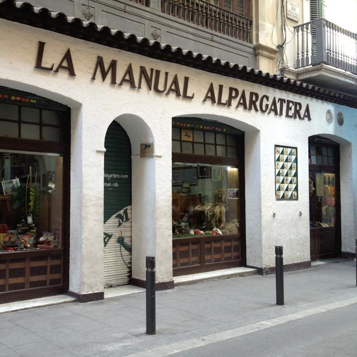 59693_110607775804469_1981566993_n