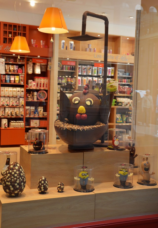 Vitrine Pâques Alice Délice par Bouillet