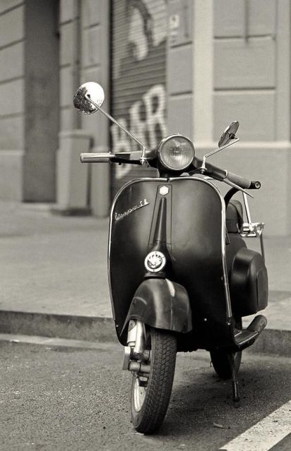 vespa black and white