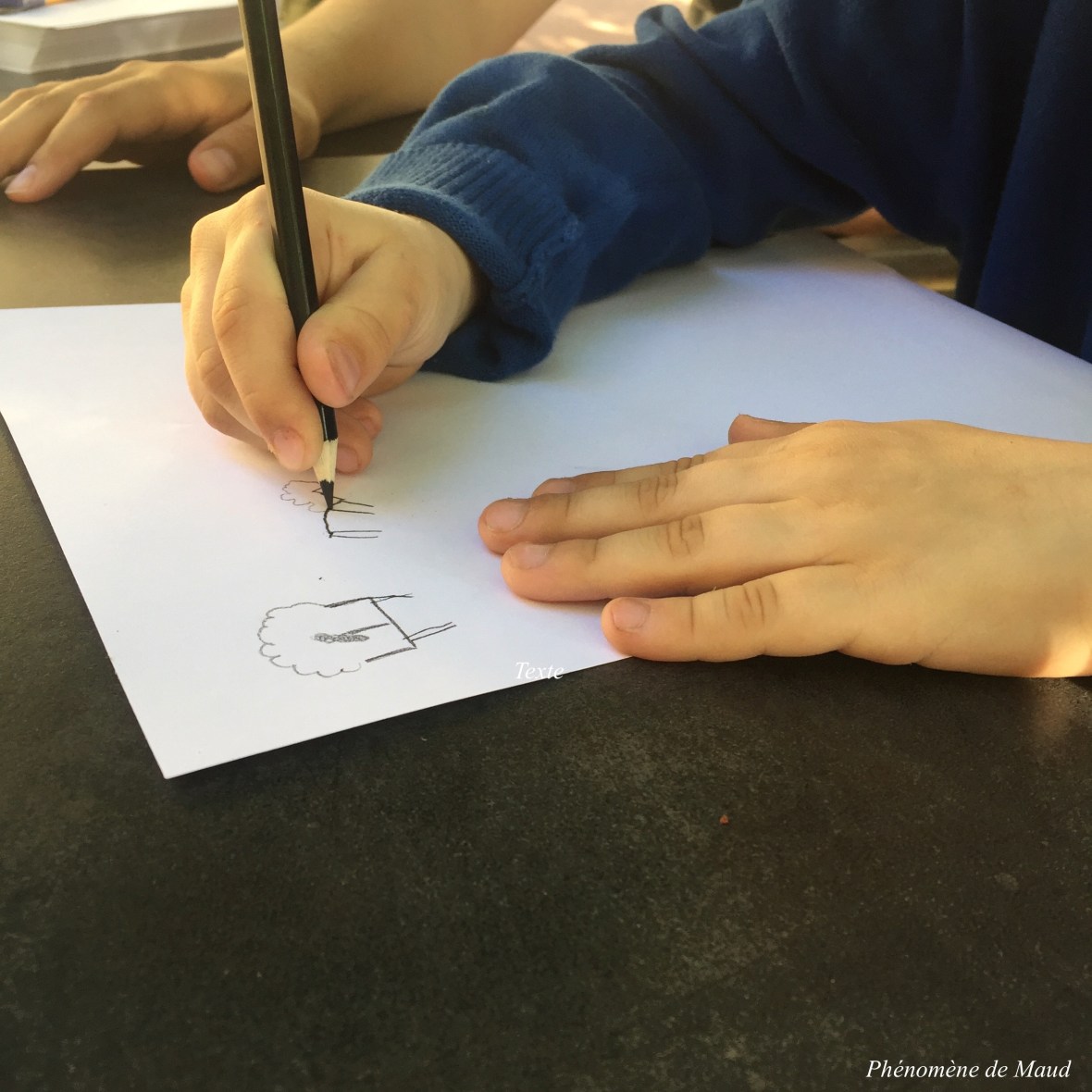 mains d'enfant