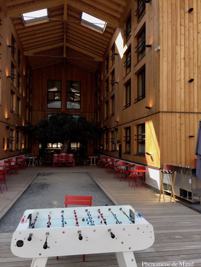 baby foot et terrain de pétanque