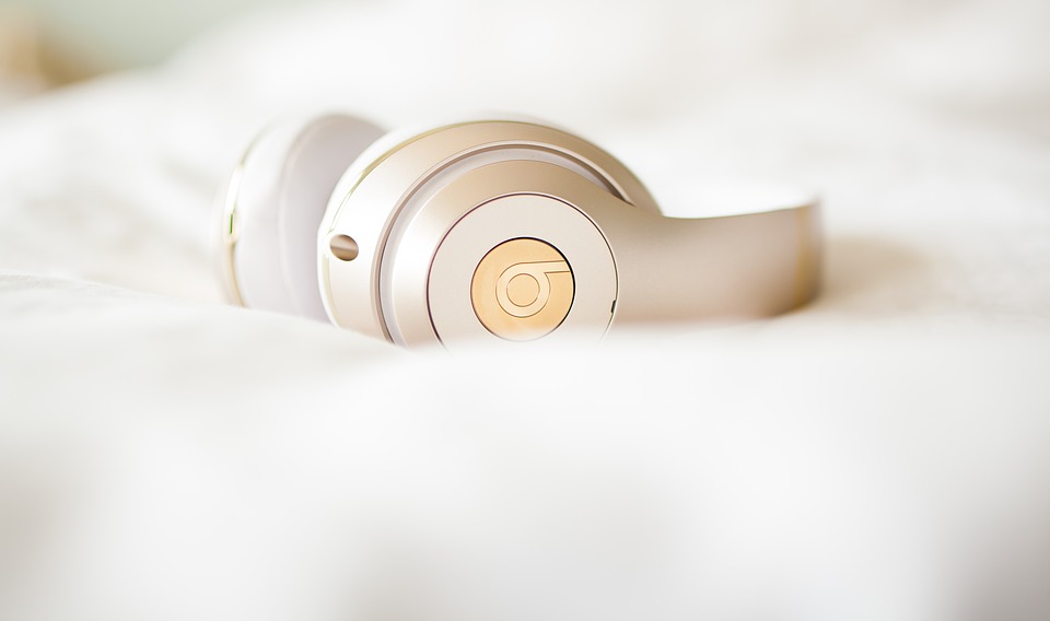 headphones-2577150_960_720