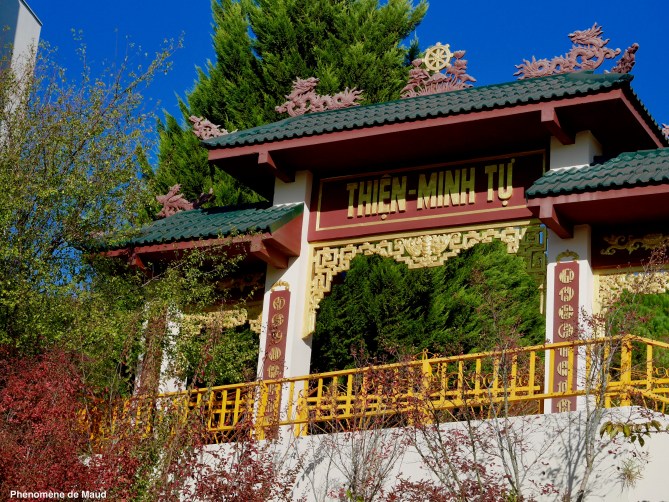 entrée temple bouddhique