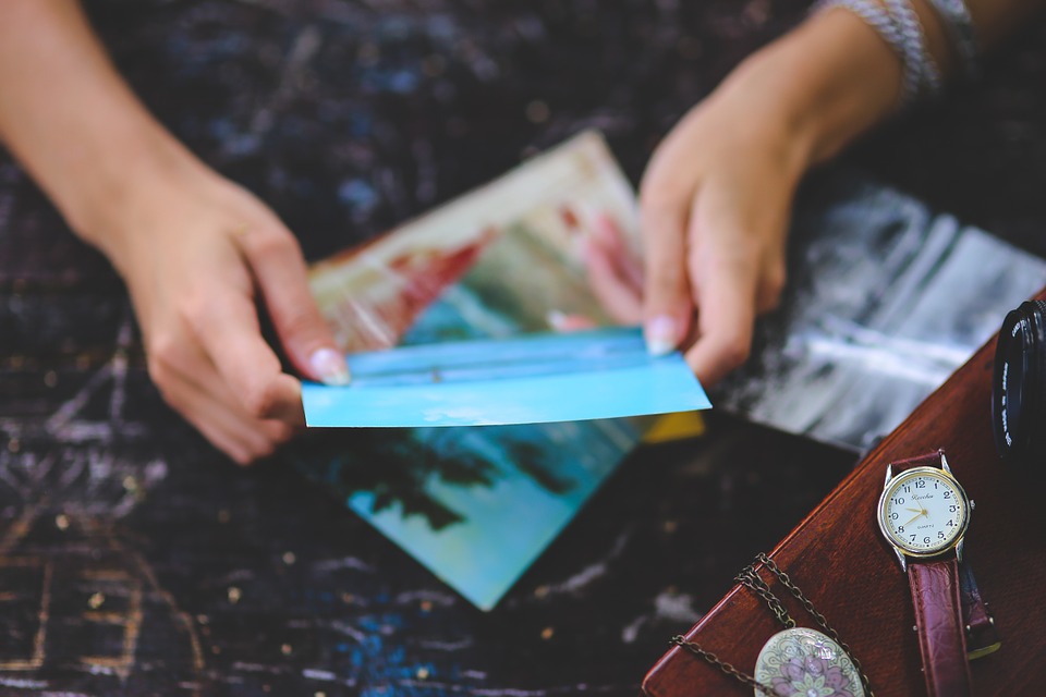 hands-791371_960_720